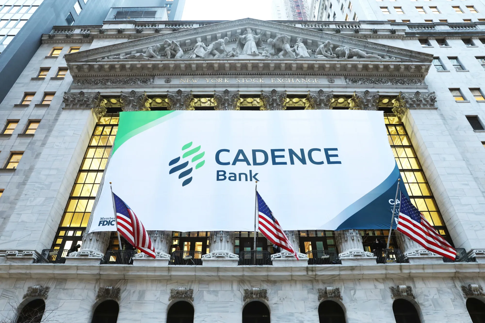 Huntington Buys Cadence Bank for $7.4B in Texas Expansion