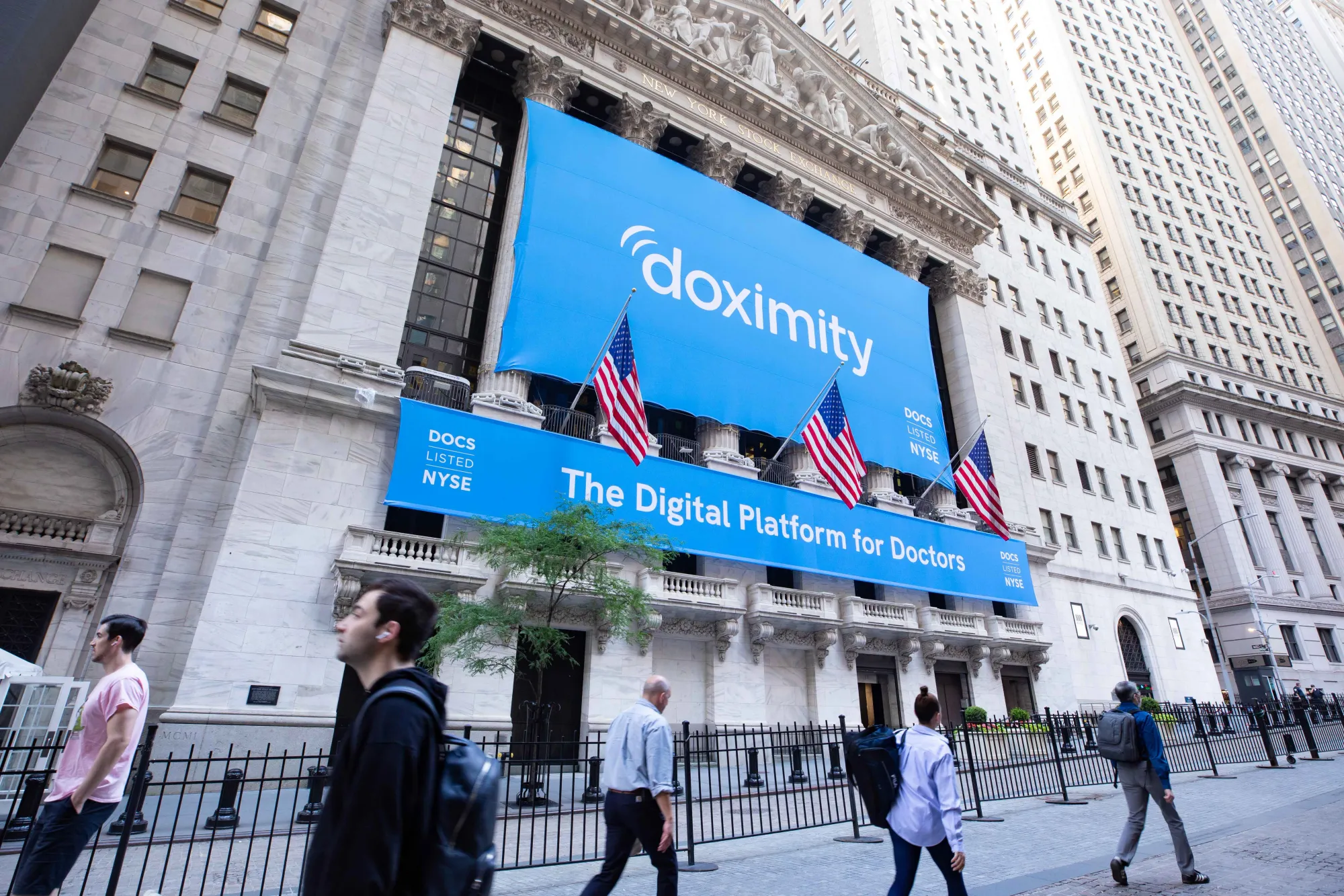Raymond James Upgrades Doximity to Strong Buy After Earnings Pullback