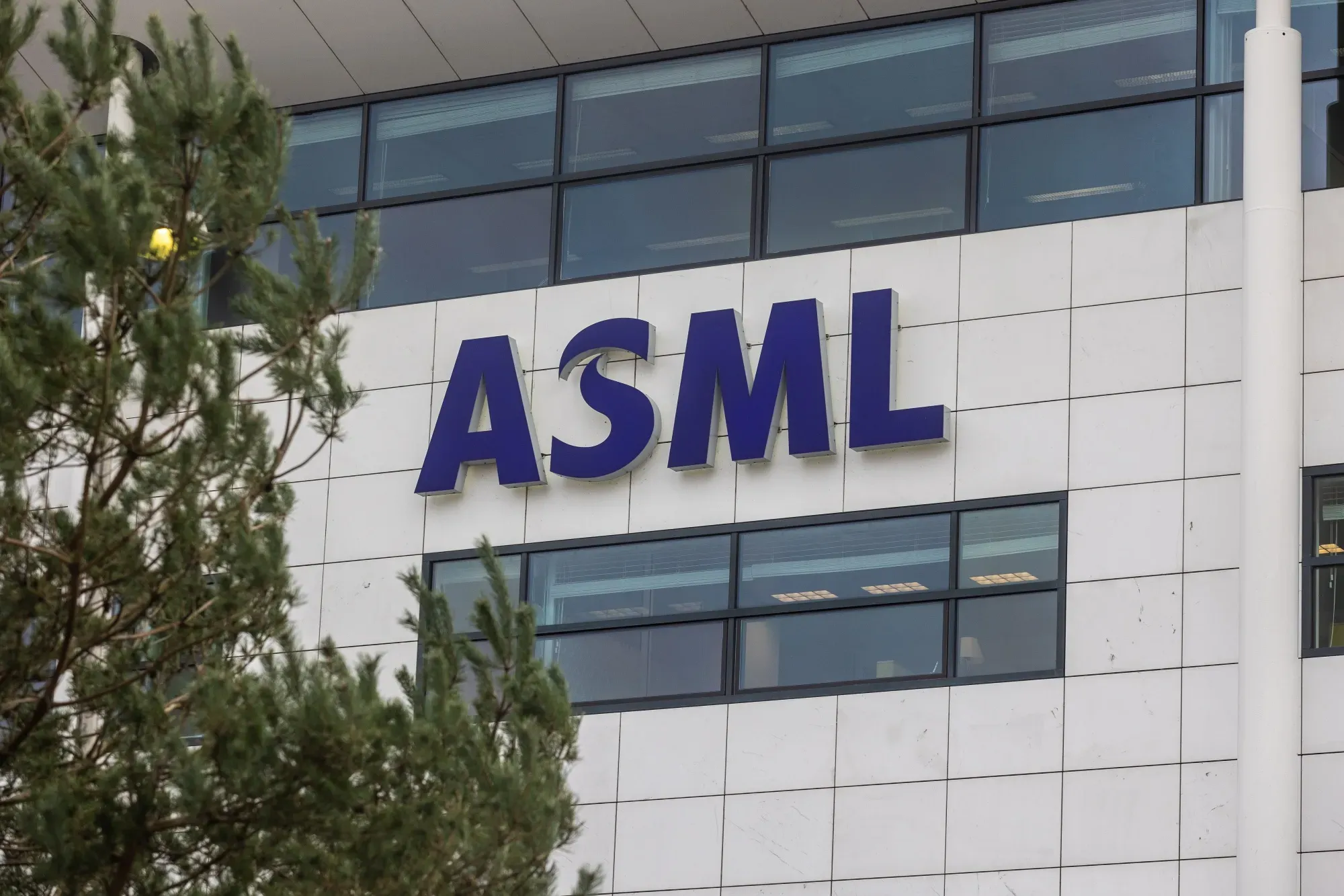 Wall Street Turns Bullish on ASML, TSMC, and Arista Networks