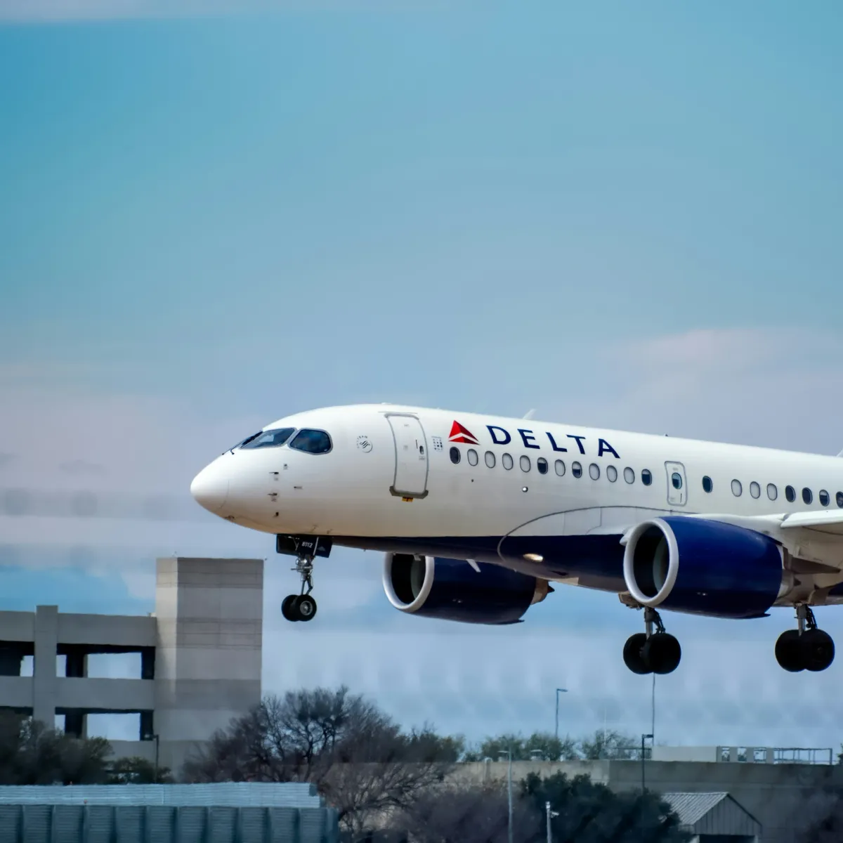 Bullish Outlook: Delta Projects Top-End Full-Year Earnings and Strong Momentum into 2026