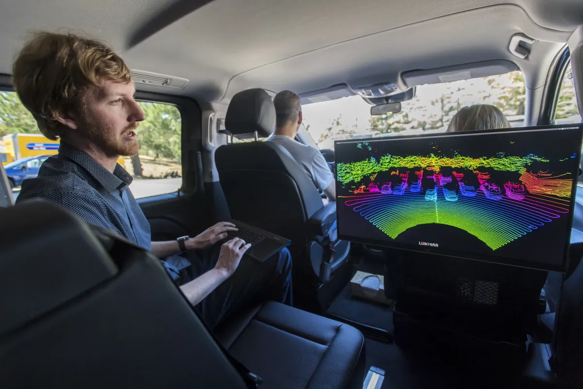 Luminar Q3 2025: Revenue Up 20% But Cash Crisis Deepens