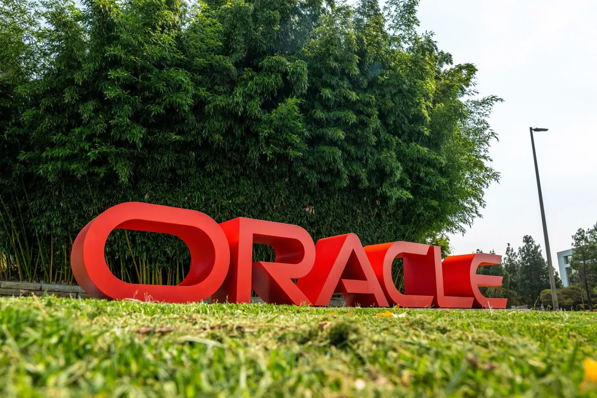 Oracle Shares Plunge as AI Data Center Spending Outpaces Cloud Revenue Growth